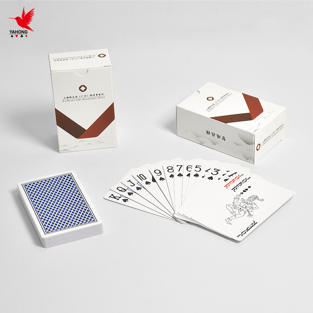 Cartas de juego personalizadas y naipes personalizados